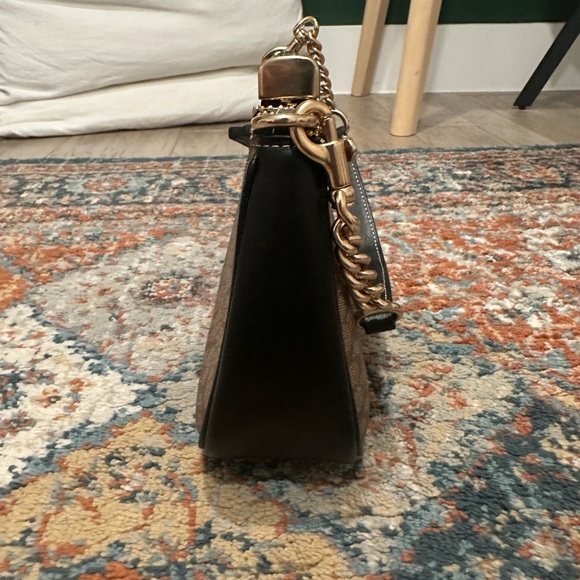 Coach Teri Shoulder Bag - Picture 4 of 7